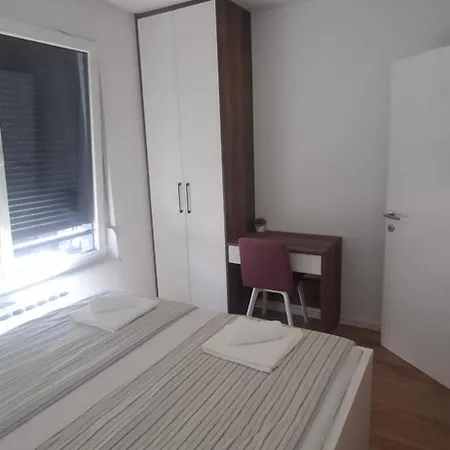 Apartman Una *